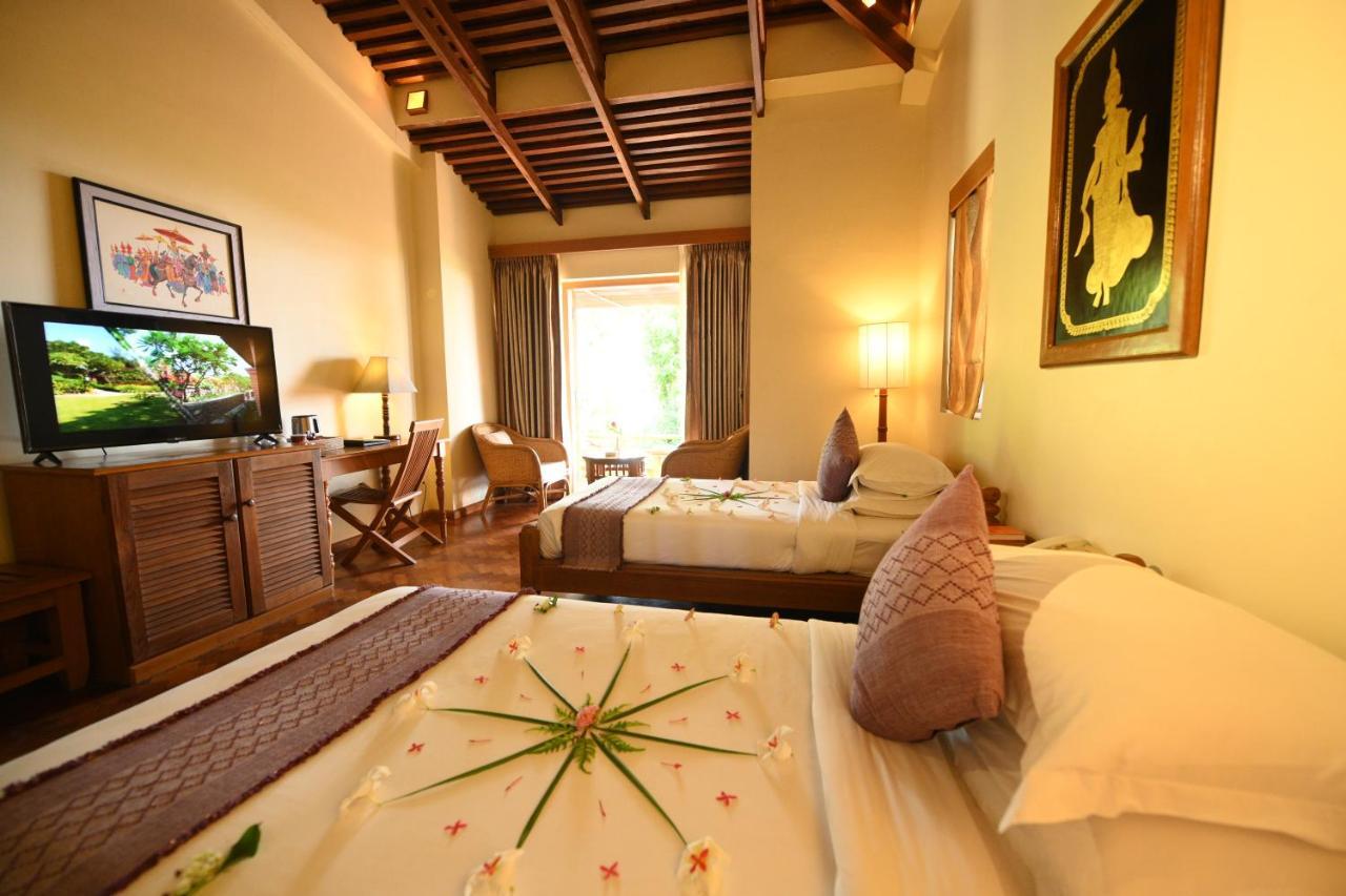 Aye Yar River View Resort Bagan Exteriör bild