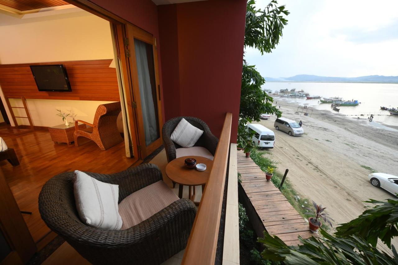 Aye Yar River View Resort Bagan Exteriör bild