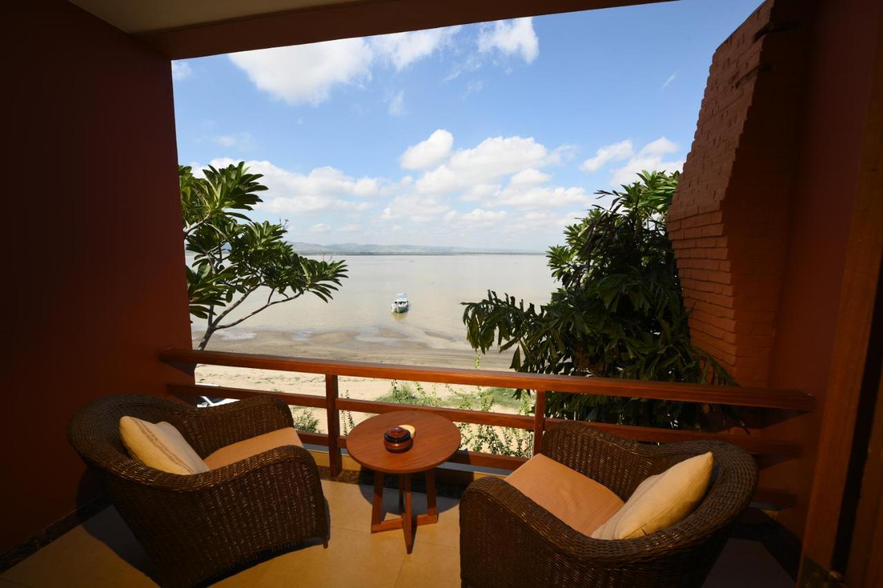 Aye Yar River View Resort Bagan Exteriör bild