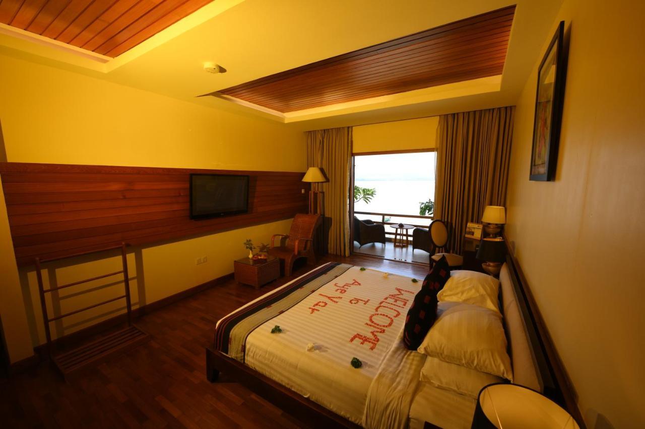 Aye Yar River View Resort Bagan Exteriör bild