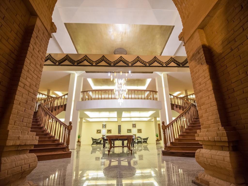 Aye Yar River View Resort Bagan Exteriör bild