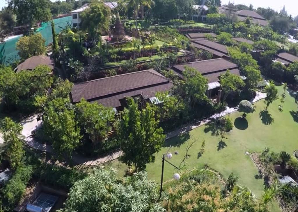 Aye Yar River View Resort Bagan Exteriör bild