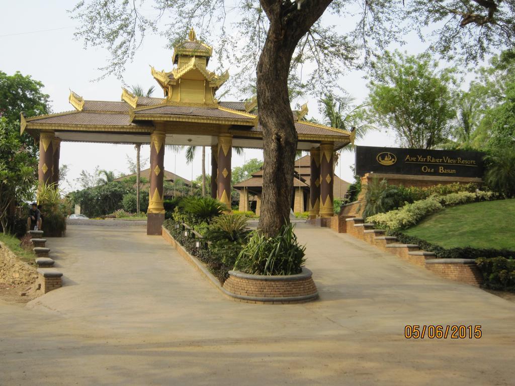 Aye Yar River View Resort Bagan Exteriör bild