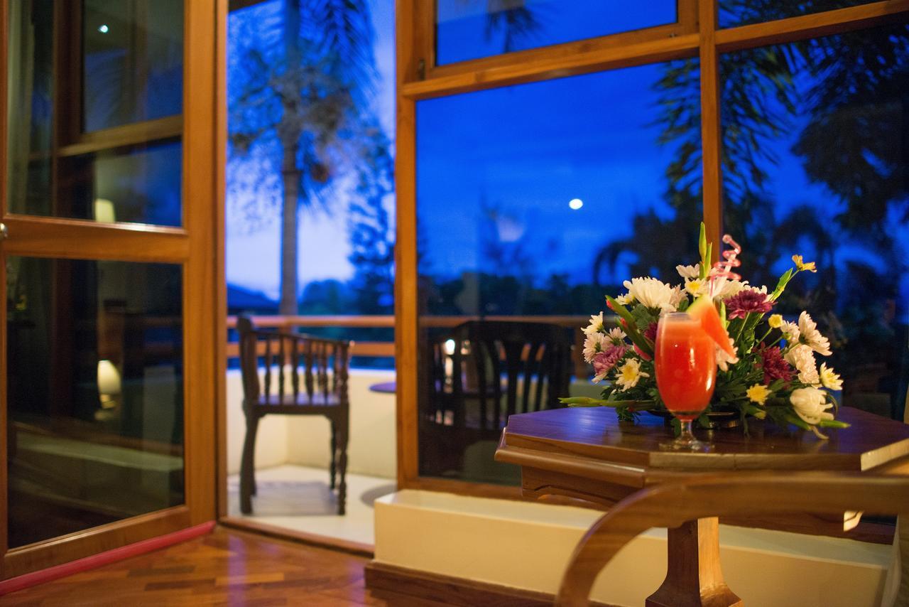 Aye Yar River View Resort Bagan Exteriör bild